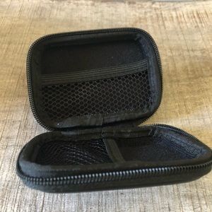 Auvio zipper case